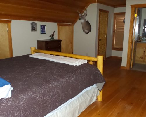 macon-100-cabin-bedroom